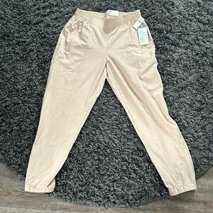 Woman’s jogger pants beige size medium
